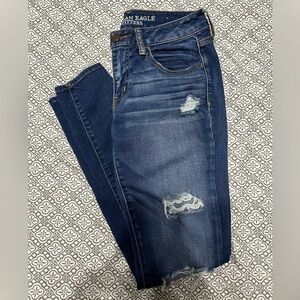 American Eagle Ripped Jeans Size 6
